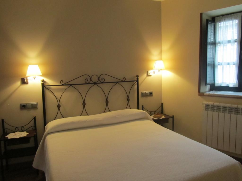 Apartamentos Rurales Casa Baltasar Monasterio De Hermo Extérieur photo